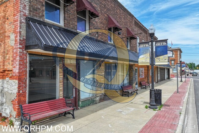 Building Photo - 111 N Shiawassee St Unit 111 1/2 N. Shiawassee St. - Upper