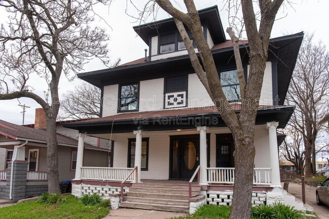 Building Photo - 3224 E Oakland Ave