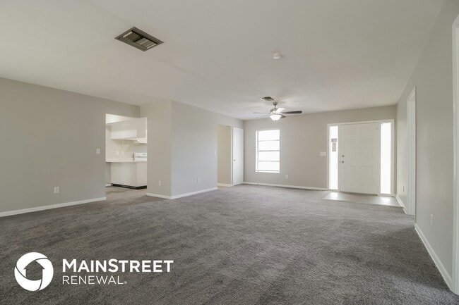 Photo - 1927 English Dr