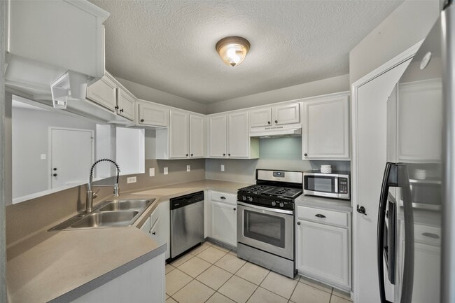 Photo - 18103 Gravenhurst Ln