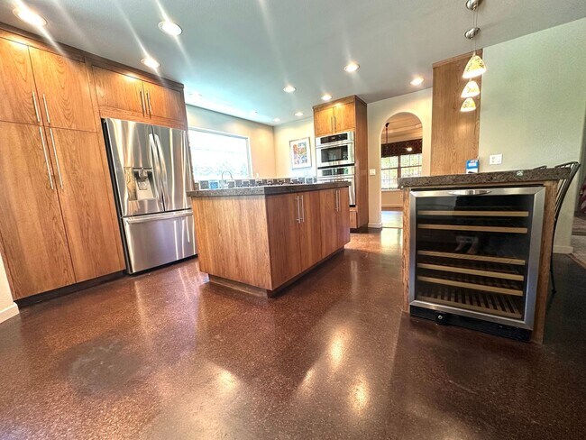 Photo - 3450 Sarolou Dr