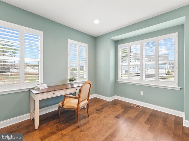 Photo - 26300 Tributary Blvd