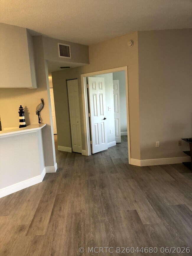 Photo - 3023 Alcazar Pl Unit 305