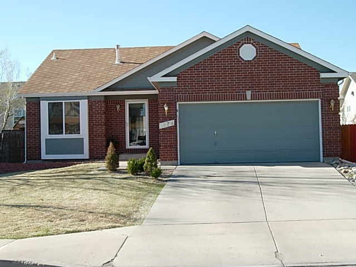 4 Bedroom Ranch Style Home - 4 Bedroom Ranch Style Home