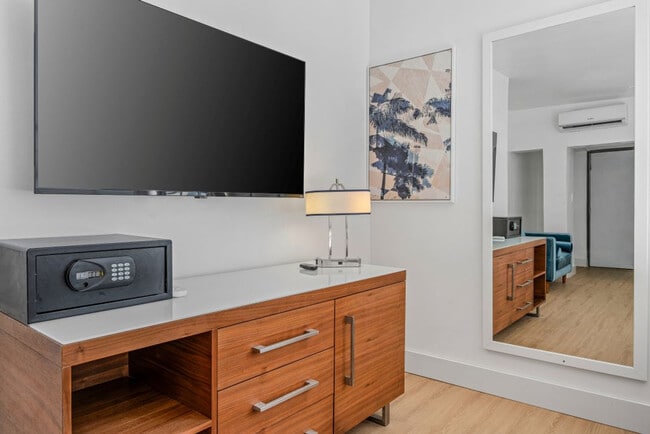 Photo - 420 Collins Ct Unit SI ID1573165P