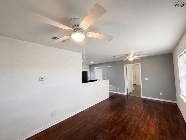 406 2nd St
