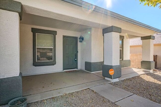 Photo - Pending/ Rented - Bright & Spacious 3-Bed ...