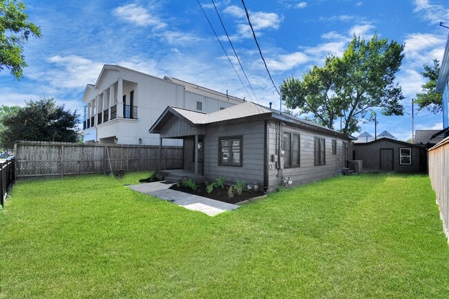Photo - 1507 Laird St