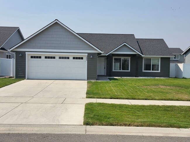 Building Photo - 3885 N Pradera Ct