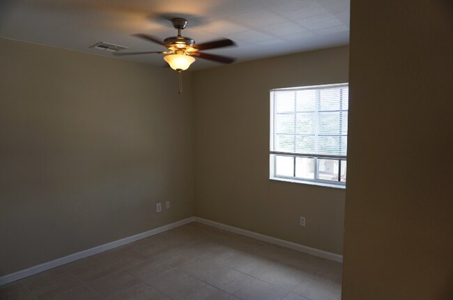 Photo - 1987 Nassau Dr