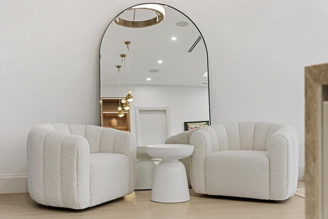 Photo - 220 S Swinton Ave