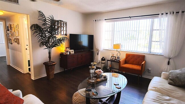 Photo - 412 S Cypress Rd Unit 222