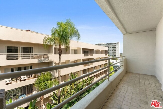 Photo - 1131 Alta Loma Rd Unit 506