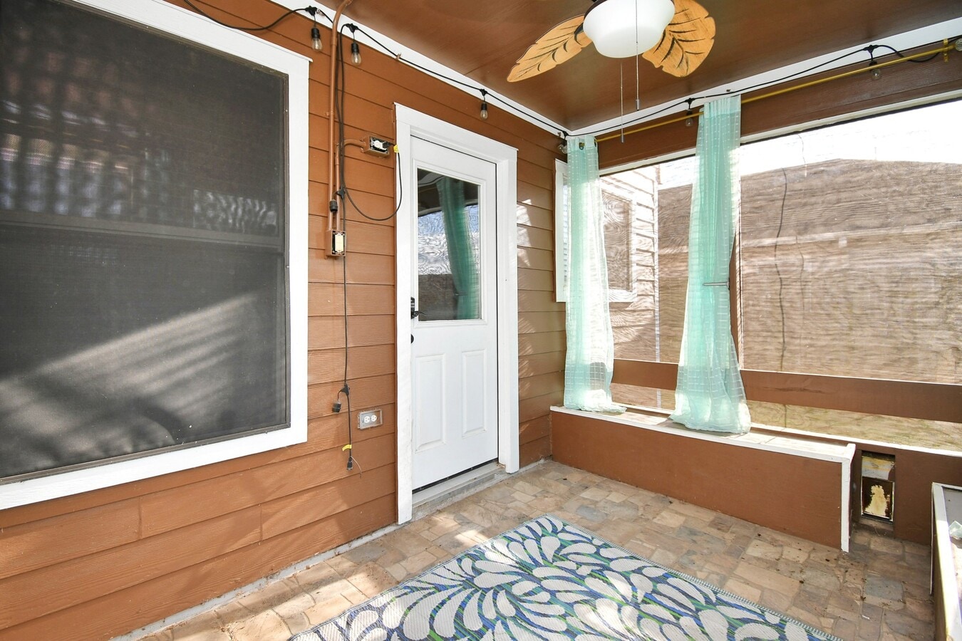 Photo - 1118 Desert Palms Ln