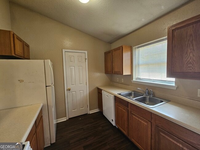 Photo - 107 Lively Oaks Dr