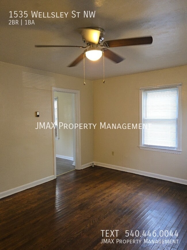 Photo - 1535 Wellsley St NW
