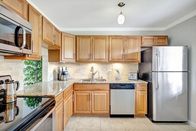 154 Lake Meryl Dr Unit 255