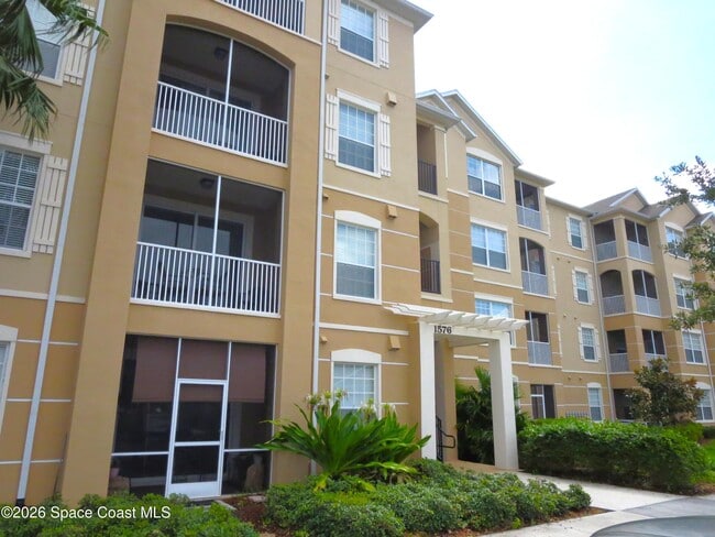 Building Photo - 1576 Peregrine Cir Unit 208