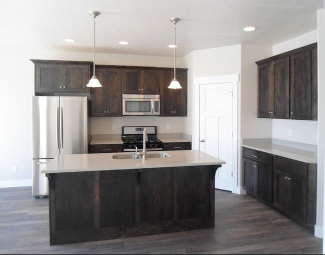 Photo - 2051 W Fairway Ln