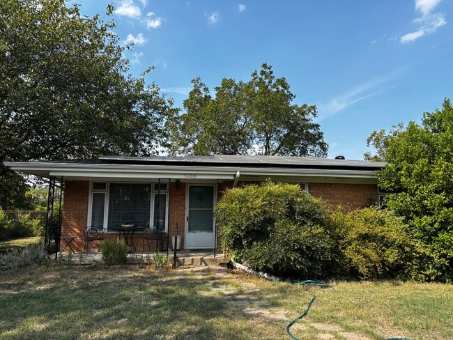 Photo - 5000 Montrose Dr