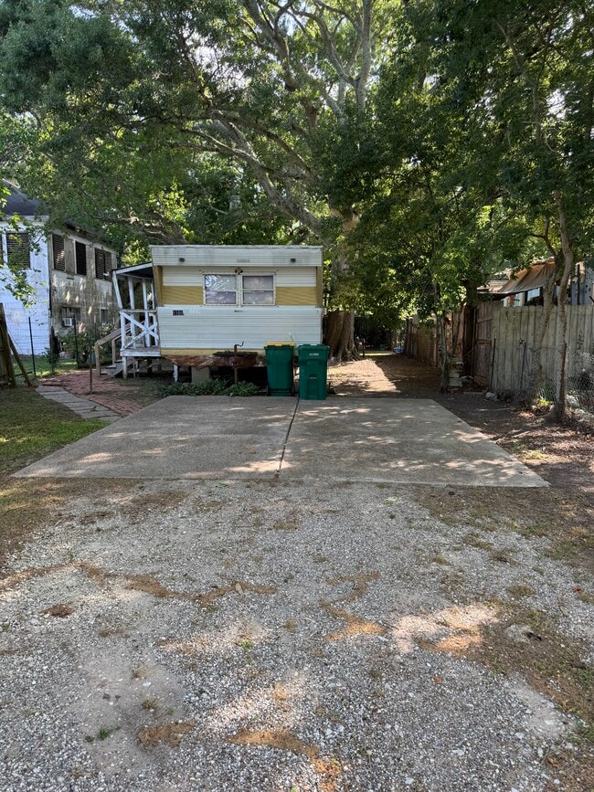 Photo - 1506 Maple St