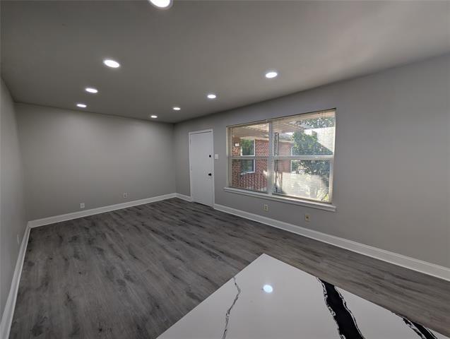 Photo - 330 La Salle Dr