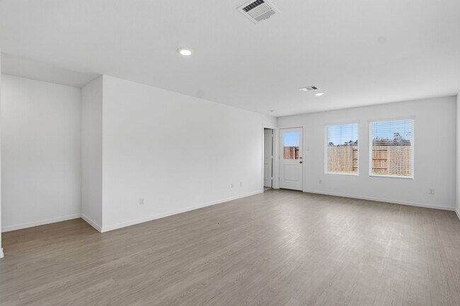 Photo - 925 Lago Laceno Ln