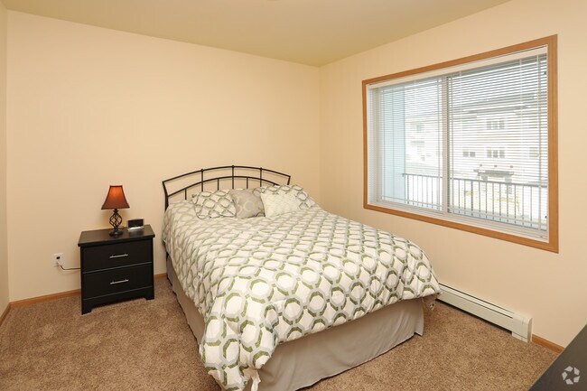 2BR, 2BA, Fully Furnished - 1,037 SF