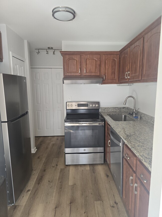 Photo - 30268 Southfield Rd