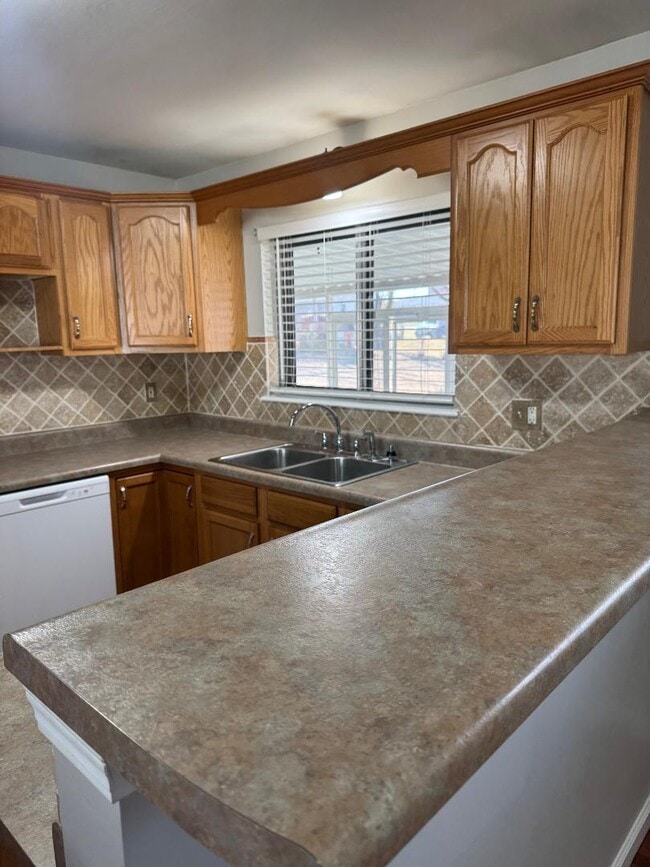 Photo - 709 Plaza Dr