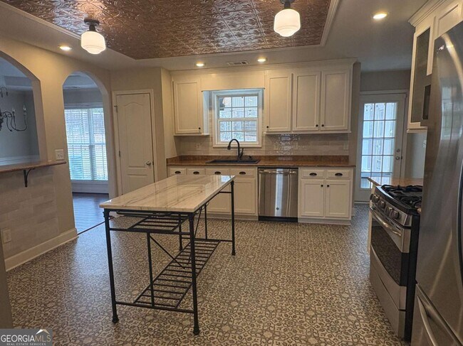 Photo - 616 Embassy Walk