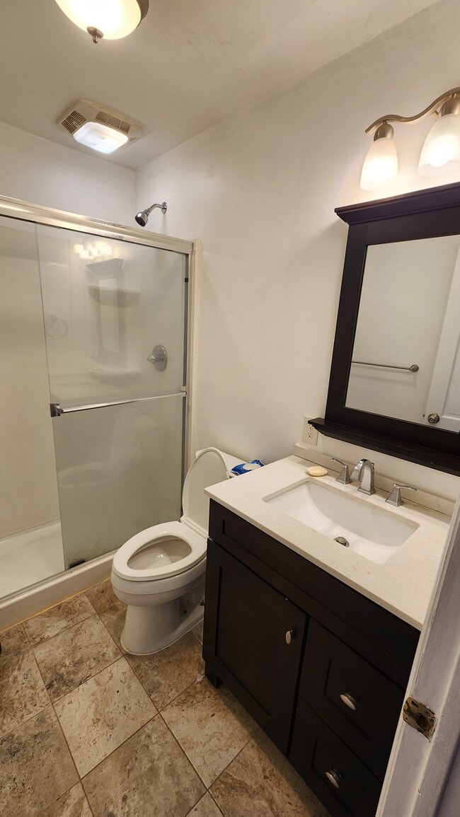 Photo - 510 Kingston Hall Ct