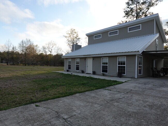 Photo - 45097 Greenbrier Rd House
