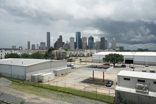 Photo - Stunning Corner Unit with Breathtaking Views!