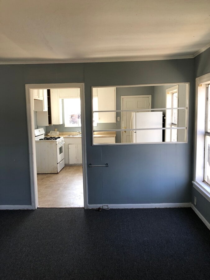 Photo - 618 W 75th St