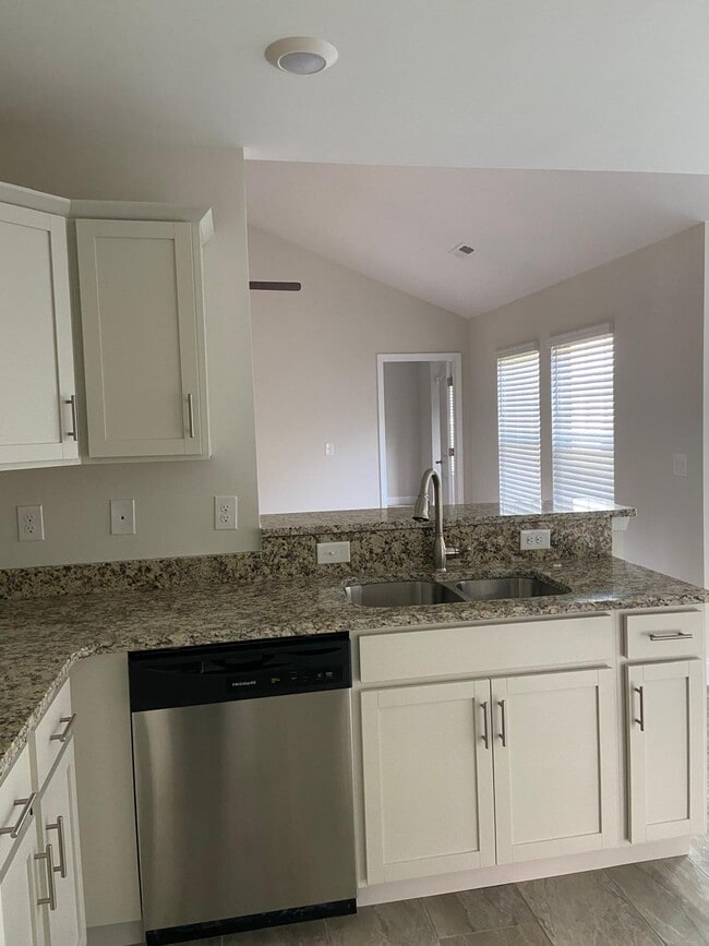 Photo - 1020 Belsole Pl