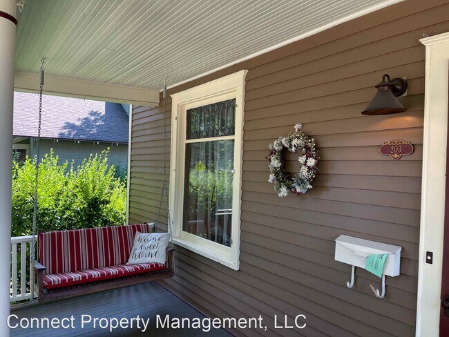 Photo - 2 br, 1.5 bath House - 203 S Church Ave