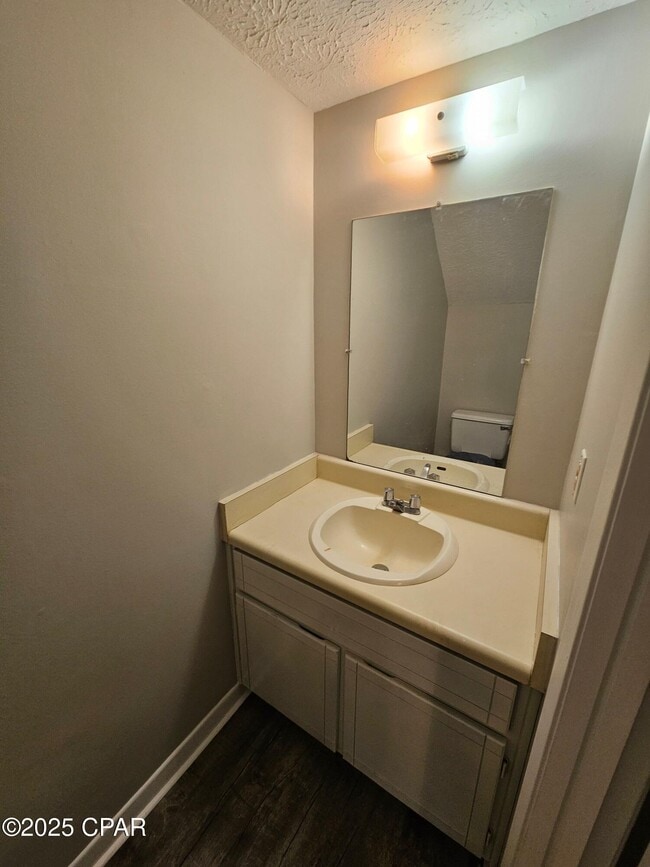 Photo - 6405 Lenawee St