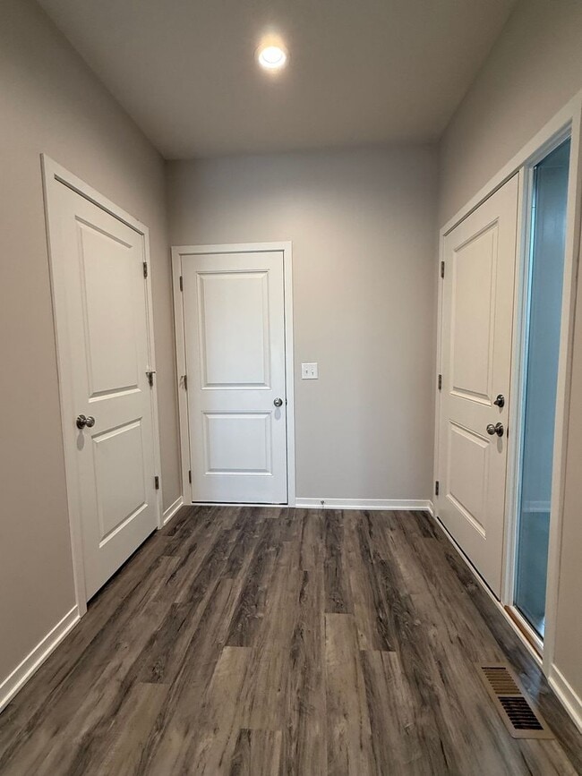 Photo - Spacious 2 bed/2.5 bath daylight Townhome in SE Lincoln
