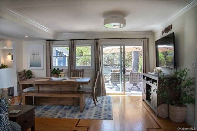 Photo - 4 Shorewood Dr