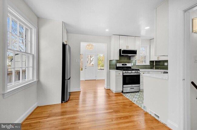 Photo - 5713 5th St S