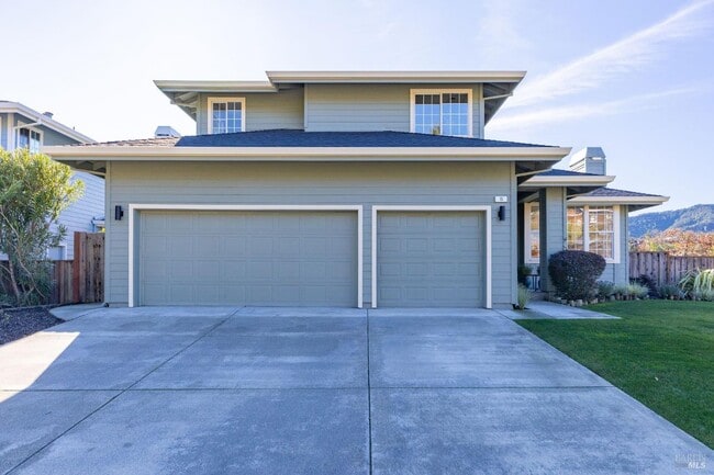 Building Photo - 15 Aaron Dr