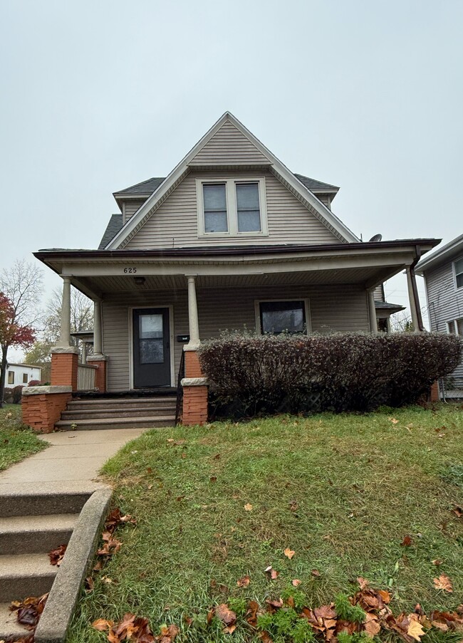 Building Photo - 625 Clinton St/611 E Bronson Unit 625 Rental