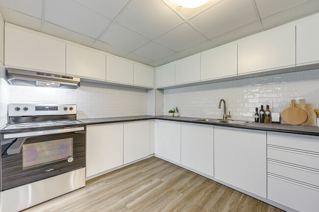 Building Photo - 43 Ormond Street S