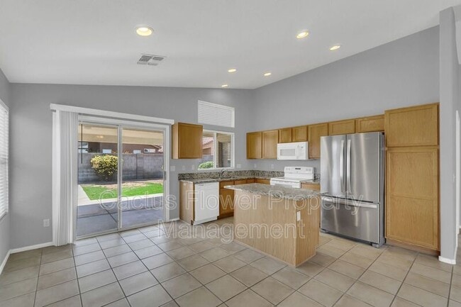 Photo - 2401 E Derringer Way