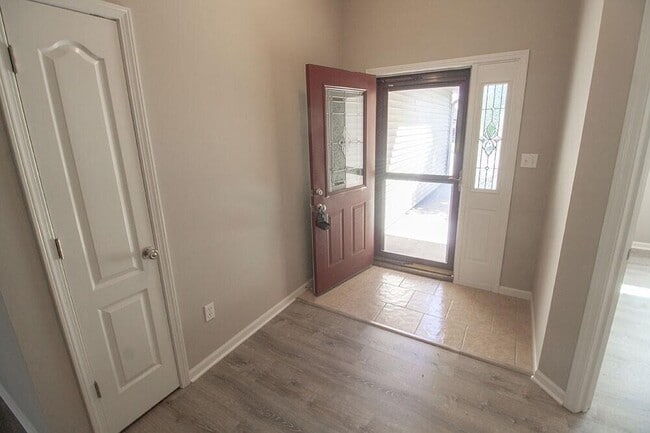 Photo - 209 Jackal Dr