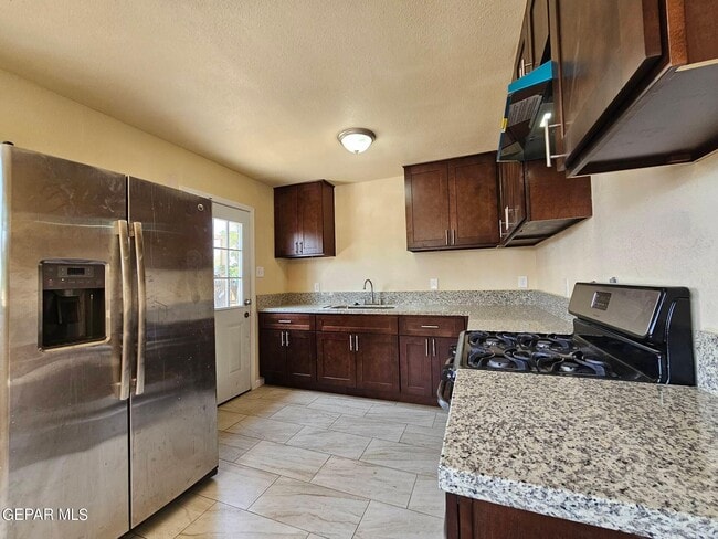 Photo - 6005 Tampa Ave