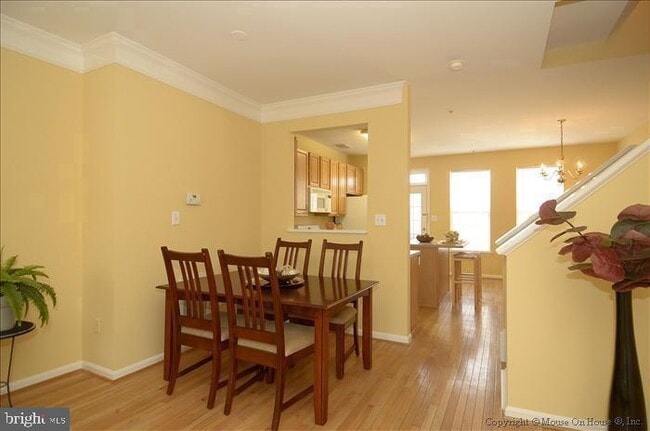 Building Photo - 52 Golden Ash Way