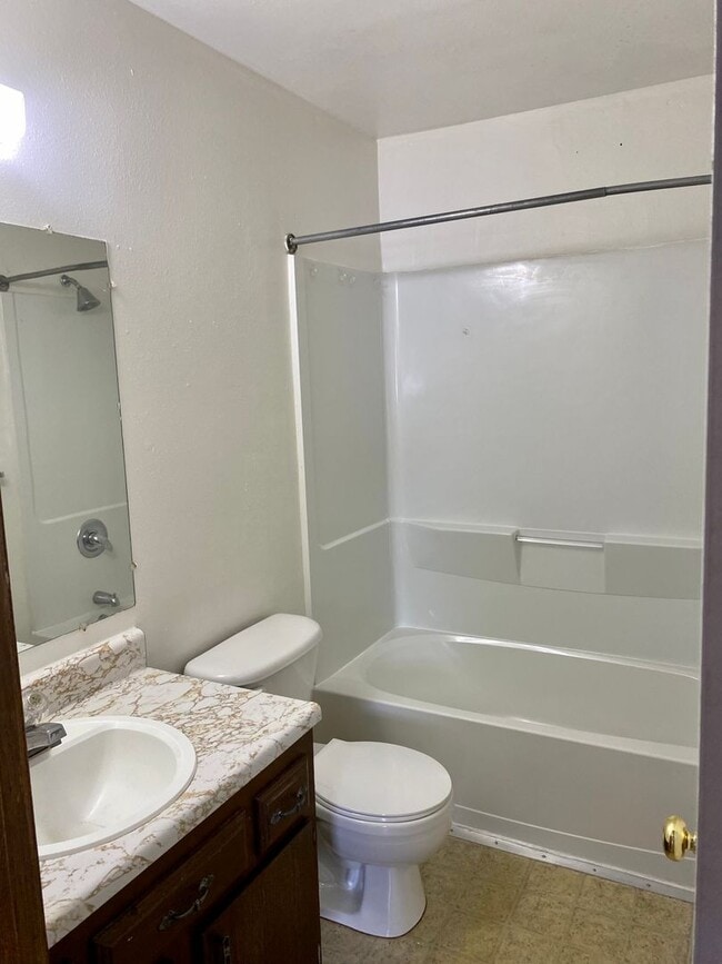 Photo - 422-428 8th Ave NE Unit 424