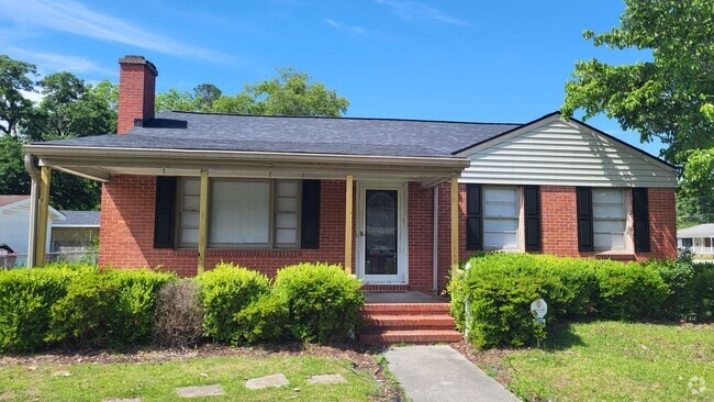 Building Photo - 3-Bedroom, 1-Bath Brick Home